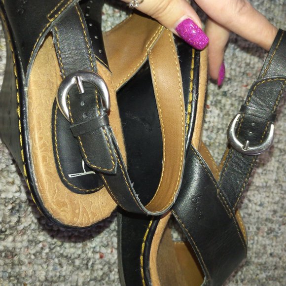 9 B.O.C. Born Concept black wedge heel cross strap leather sandal - Picture 13 of 13